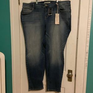 NWT Torrid Boyfriend Jeans